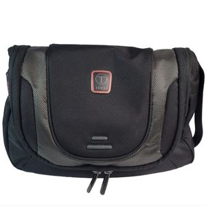 Tumi T-Tech Presidio-doyle Hanging Travel Toiletry Kit